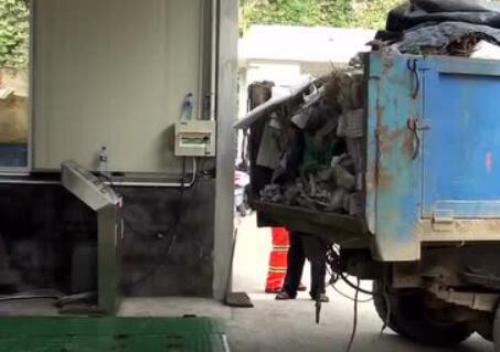 斜壓分體式垃圾壓縮設備（勾臂式）